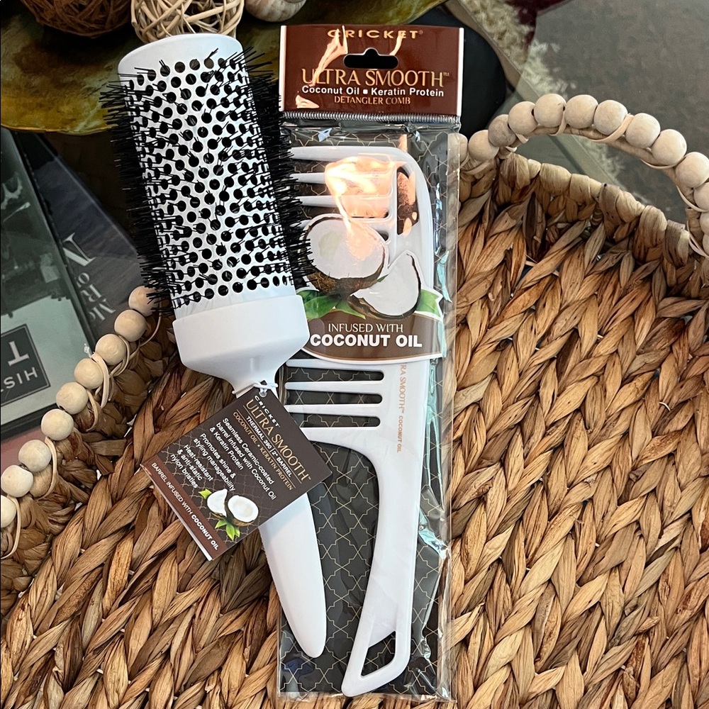Cricket Ultra Smooth Hair Brush and Comb Set - White
